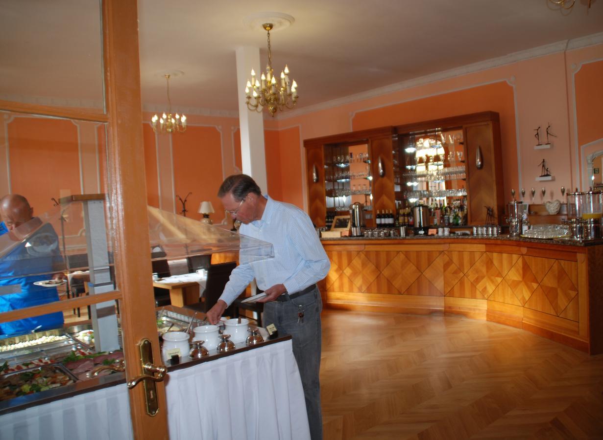 Hotel Goldener Anker Torgau Extérieur photo